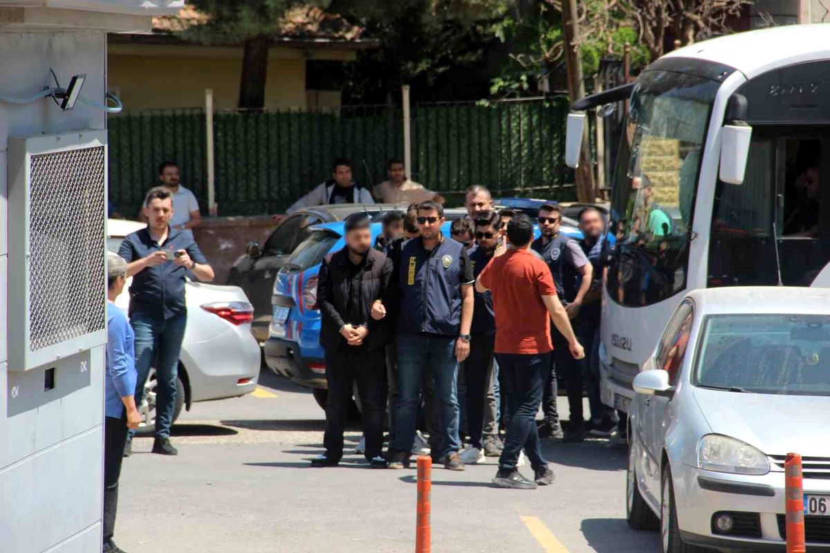 Şanlıurfa merkezli 11 ilde siber dolandırıcılık operasyonu: 42 gözaltı