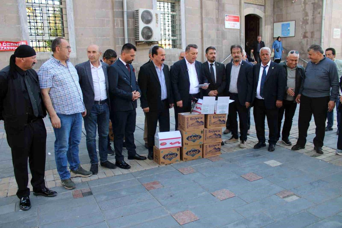 Şarkışlalılar Derneği, okul saldırısında hayatını kaybedenler için mevlit okuttu