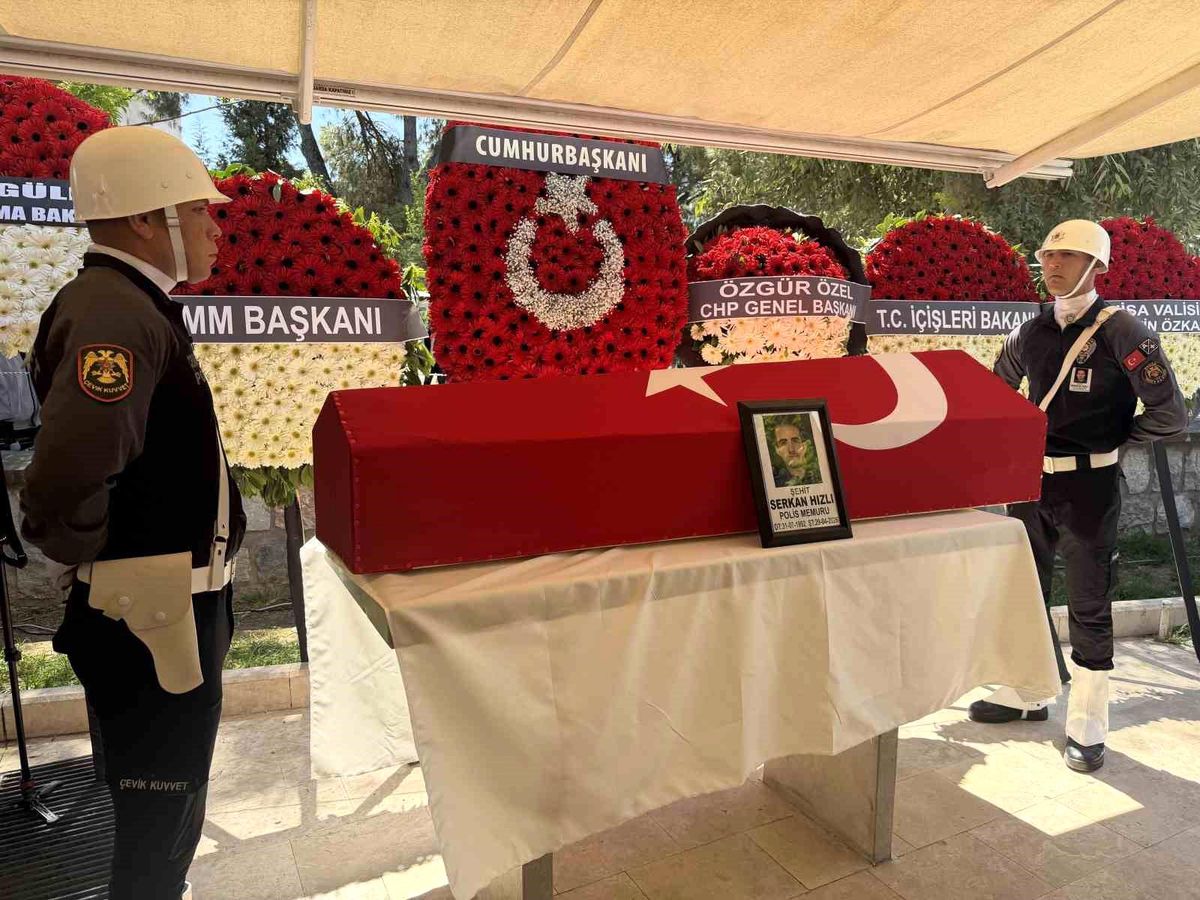 Şehit polisin cenazesinde gözyaşları sel oldu