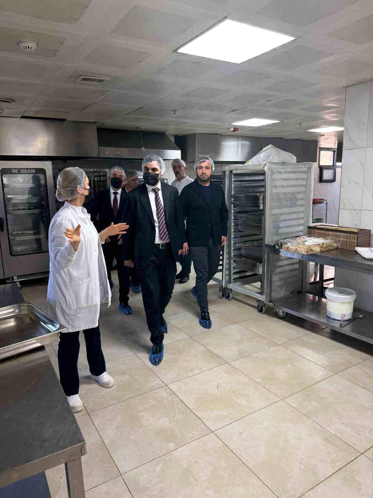 Şırnak'ta 3 bin aileye umut olan hizmet: Yemek üretim süreci yerinde incelendi