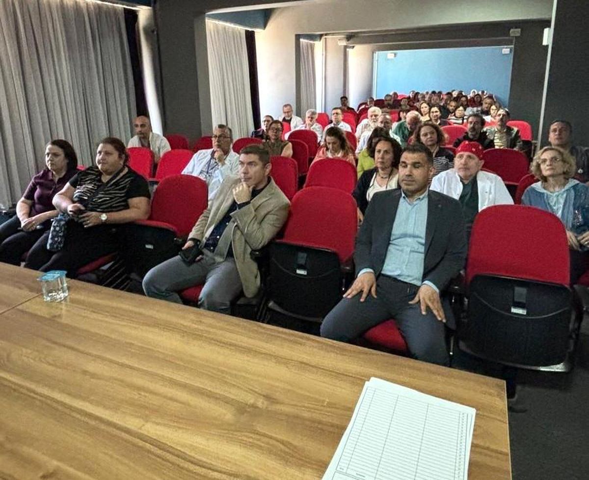 Söke'de sağlık çalışanlarına "mesleki sorumluluk" eğitimi