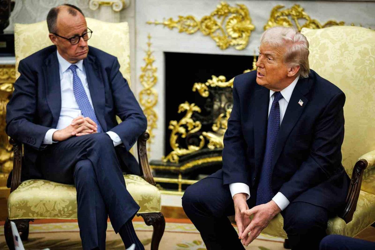 Trump: "Almanya Başbakanı, zamanını bozuk ülkesini düzeltmeye harcamalı"
