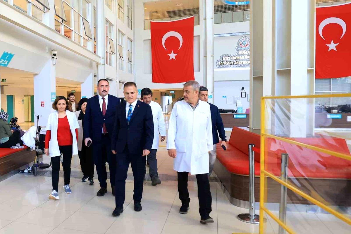Vali Akbıyık MEAH'ı ziyaret etti