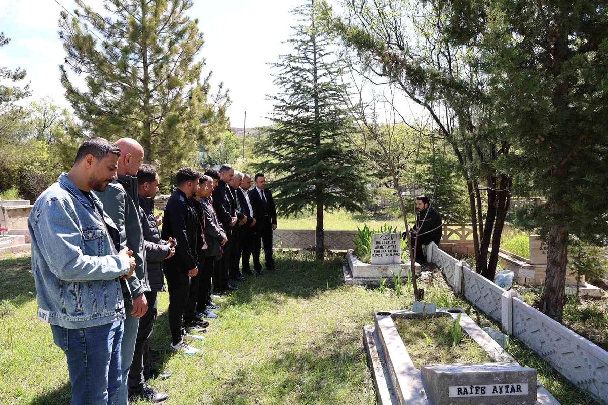 Ahmet Aytar Elazığ'da kabri başında anıldı
