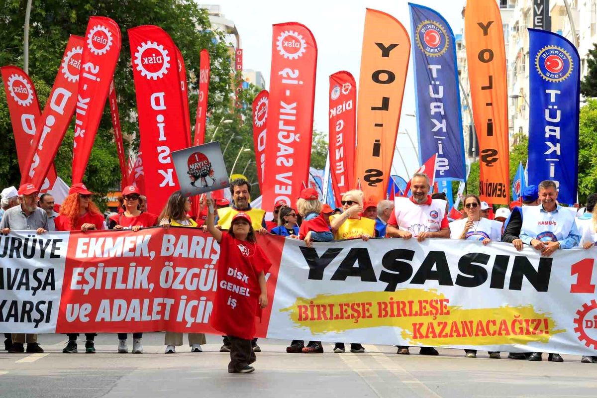 Antalya'da 1 Mayıs coşkusu