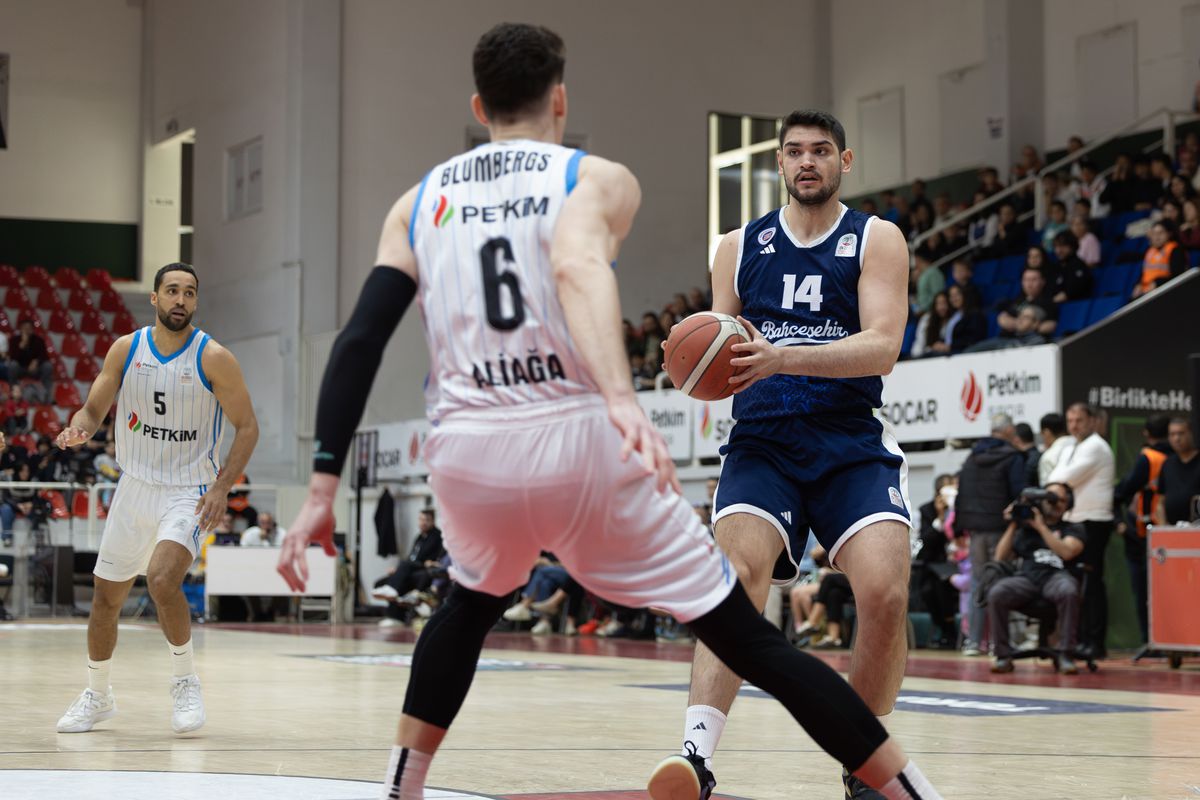 Bahçeşehir Koleji: 76-95 / Fotoğraf eklendi