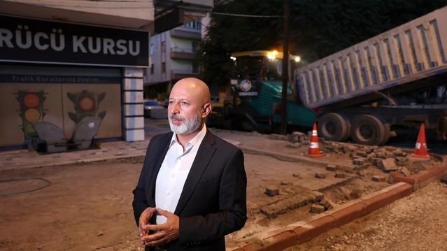 Başkan Çolakbayrakdar; “Gece gündüz çalışıyor, şehri geleceğe hazırlıyoruz”