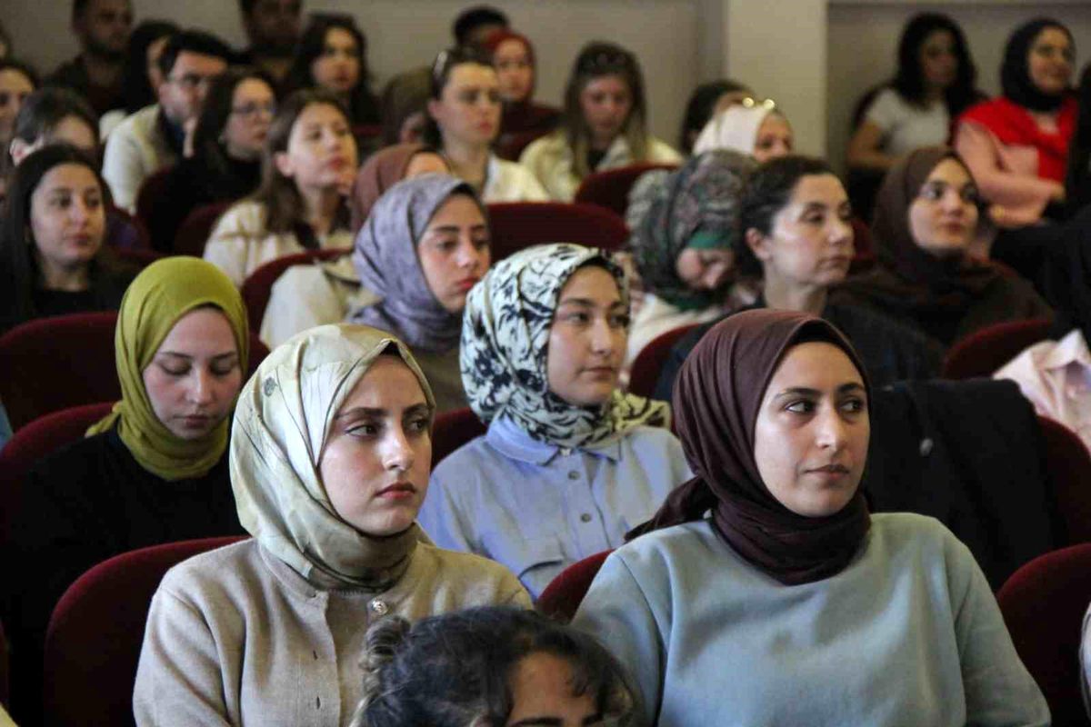 Cizre'de Aday Öğretmenlere Gençlik Risklerine Karşı Farkındalık Semineri
