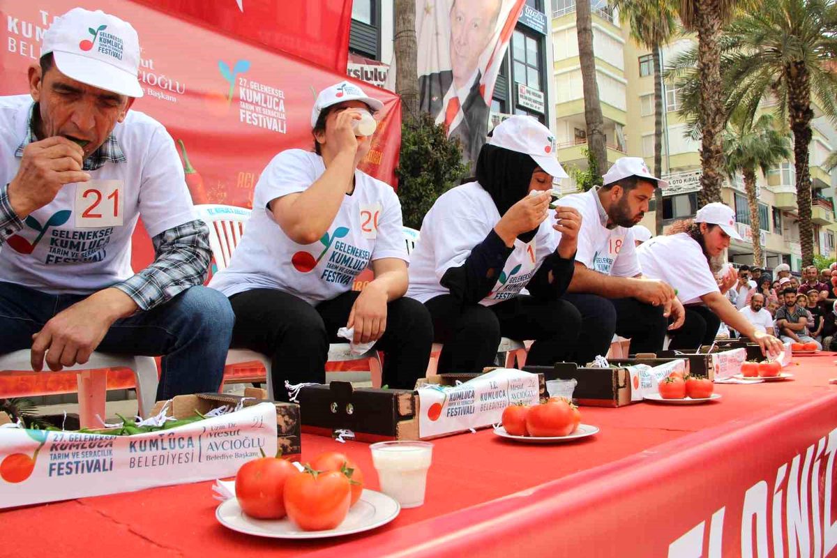 Kumluca’da acı biber yarışması: 474 gramla birinciye yarım altın