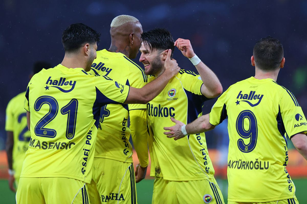Fenerbahçe'de alarm! Taraftar kara kara düşünüyor