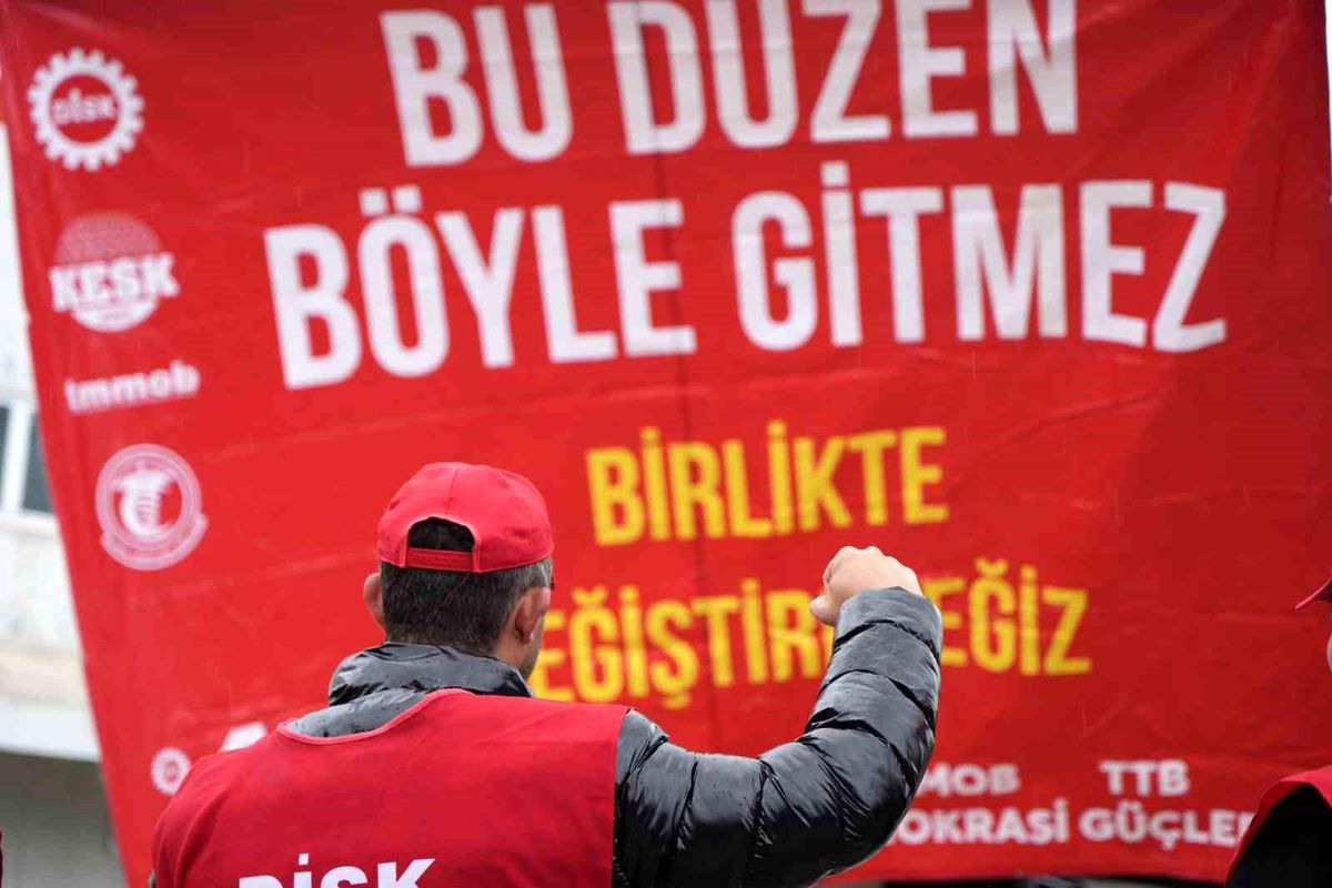 İşçi ve emeğin kenti Kocaeli'de 1 Mayıs halaylarla kutlandı