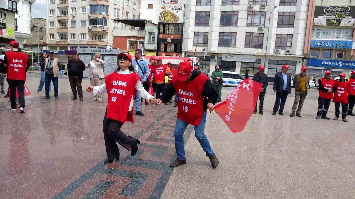 Kilis'te 1 Mayıs halaylarla kutlandı