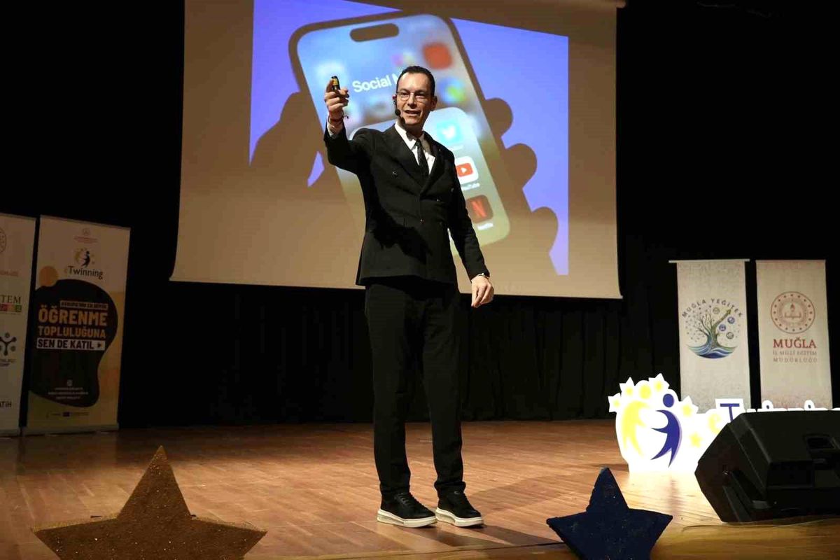 Muğla'da "Eğitimde Yapay Zeka" konferansı