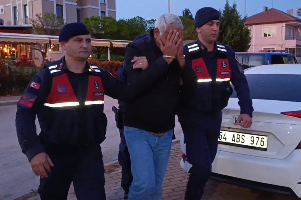 Öğrencilere istismarda bulunan bakkal kamera kayıtlarından yakalandı