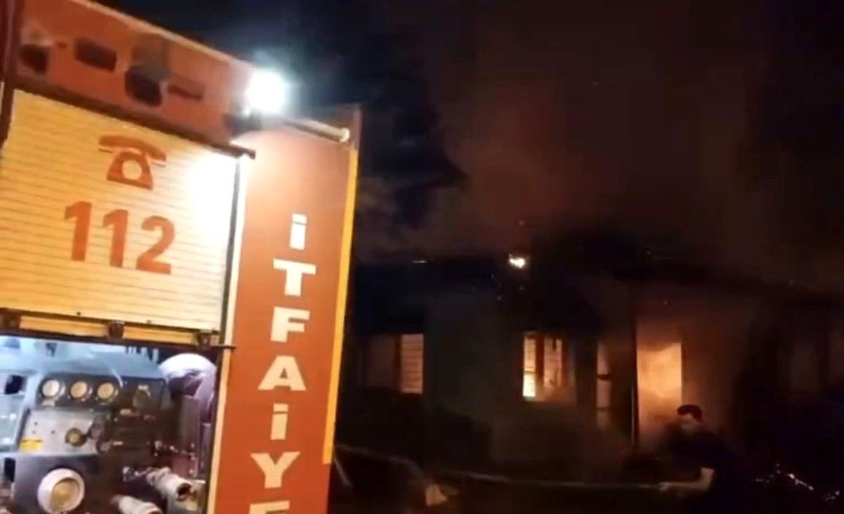 Osmaniye'de ahşap evde yangın: Ev kullanılamaz hale geldi