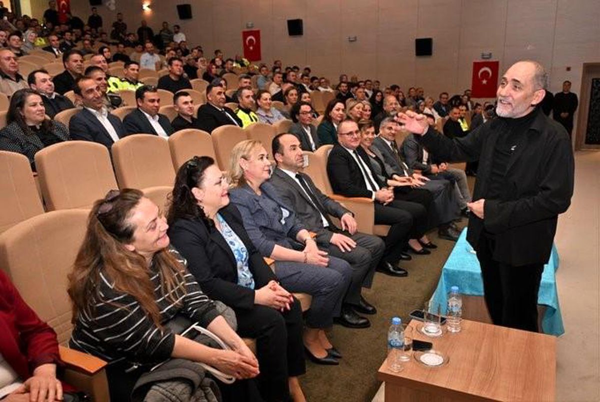 Polis teşkilatına moral ve motivasyon semineri