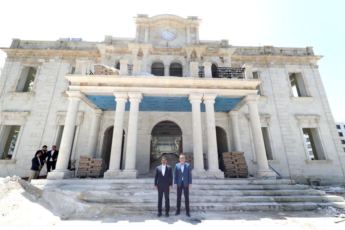 Tarihi valilik binasında restorasyon çalışmaları sürüyor