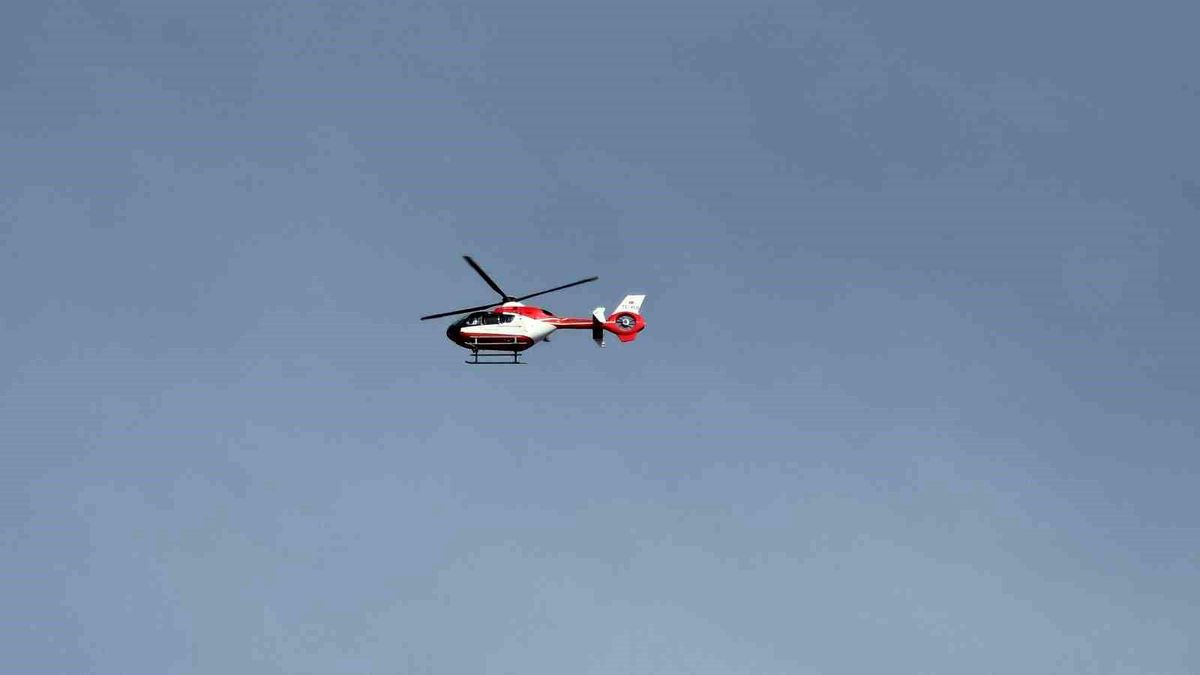 Yüksekova'dan Diyarbakır'a helikopterle hasta sevki