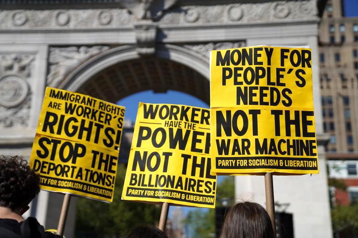 Albüm: New York'ta 1 Mayıs Gösterisinde Hükümet Politikaları Protesto Edildi