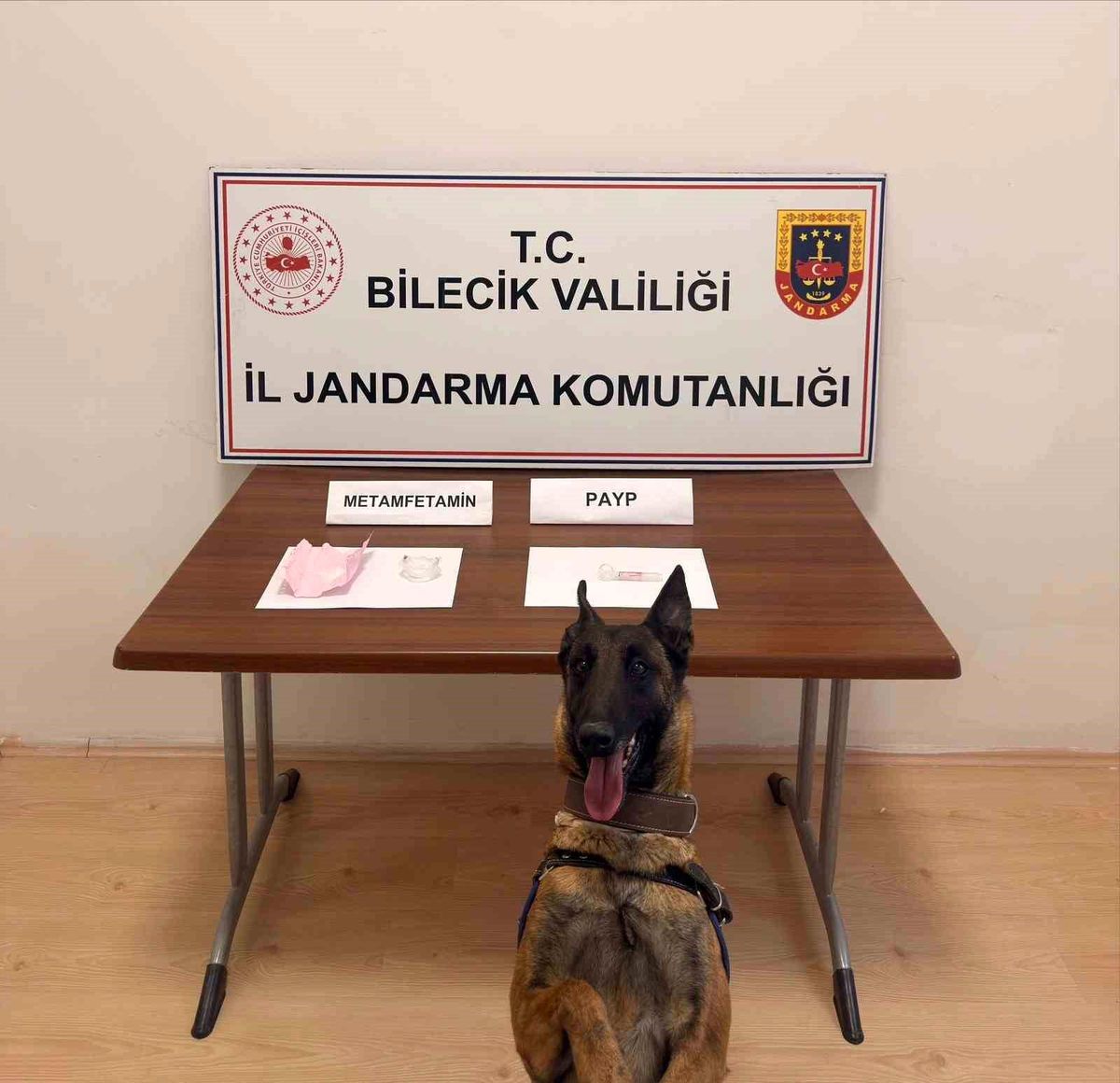 Durdurulan araçta uyuşturucu çıktı