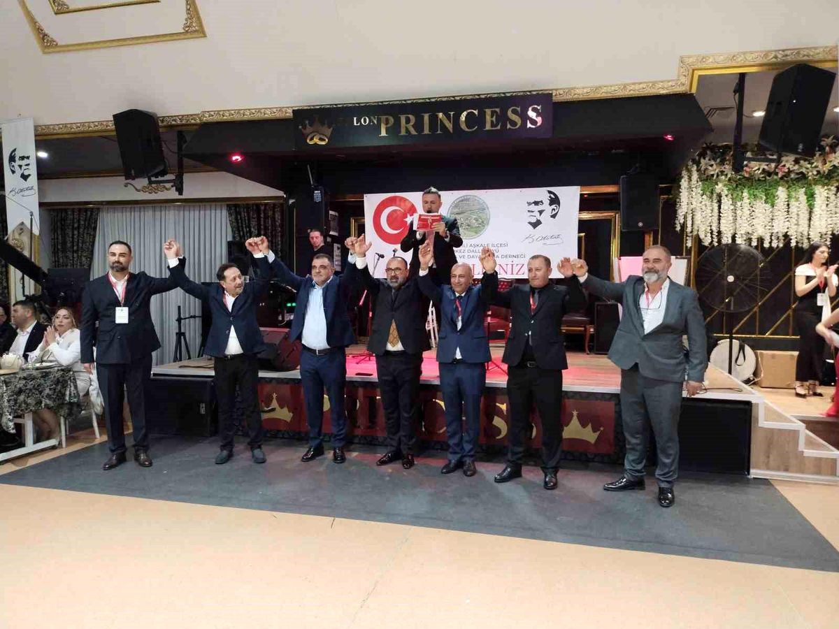 Erzurumlular Ümraniye'de dayanışma gecesinde buluştu