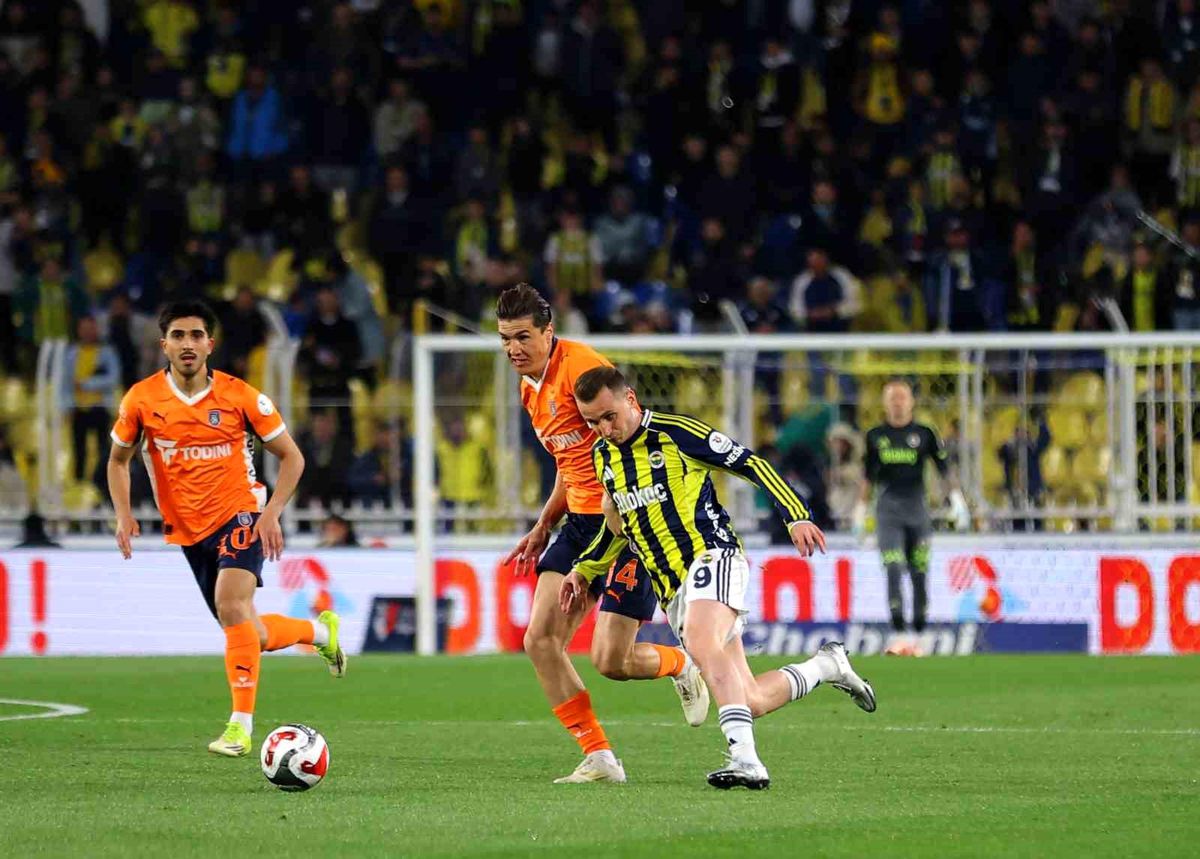 Fenerbahçe'den Başakşehir maçında 6 değişiklik