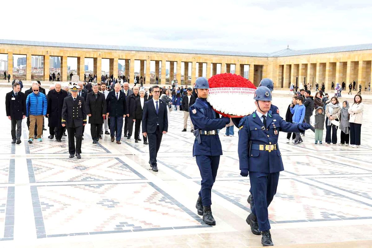 Fenerbahçe Divan Kurulu, kulübün kuruluşunun 119. yılında Anıtkabir'i ziyaret etti
