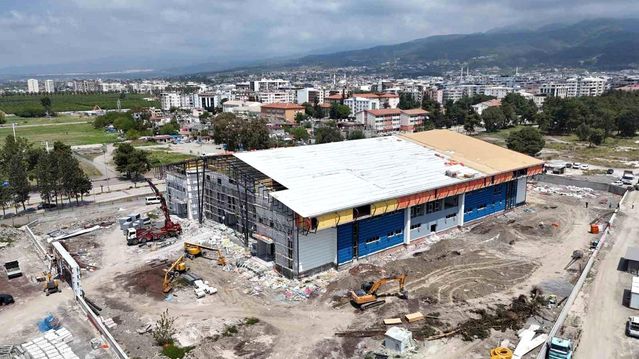 Başkan Öntürk’ten Dörtyol’daki Spor Salonu İncelemesi