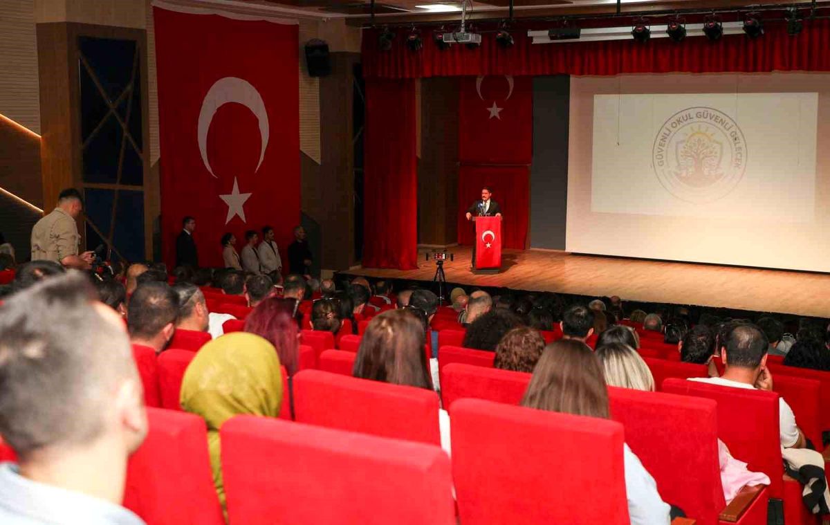 Hatay'da güvenli okul güvenli gelecek projesi hayata geçirildi