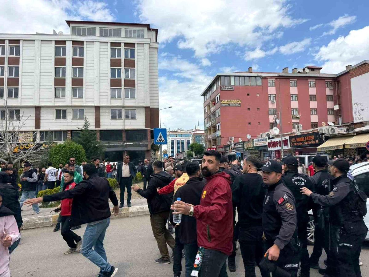 Iğdır'da kritik maç öncesi gerginlik: Taraftarlar arasında arbede