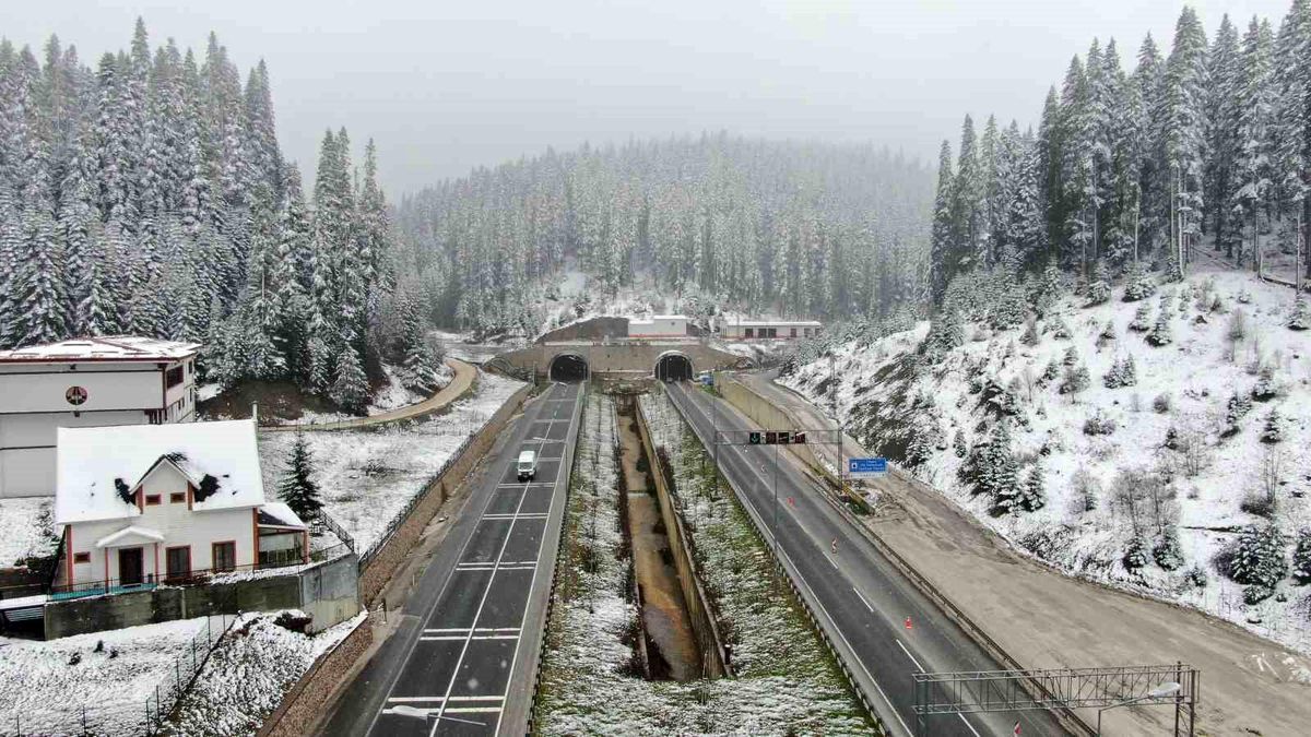 Ilgaz Dağı mayıs ayında beyaza büründü