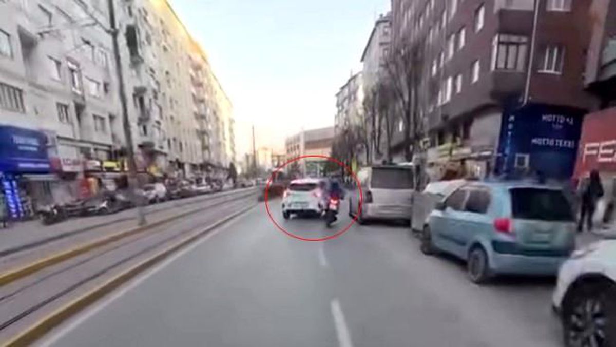 "Kamera çekiyor mu" dedikten saniyeler sonra kaza yaptı