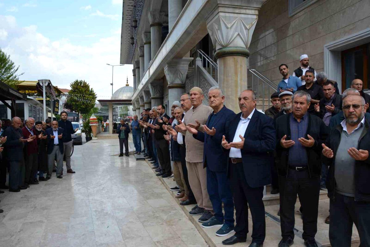 Korkuteli'de 103 hacı adayı uğurlandı