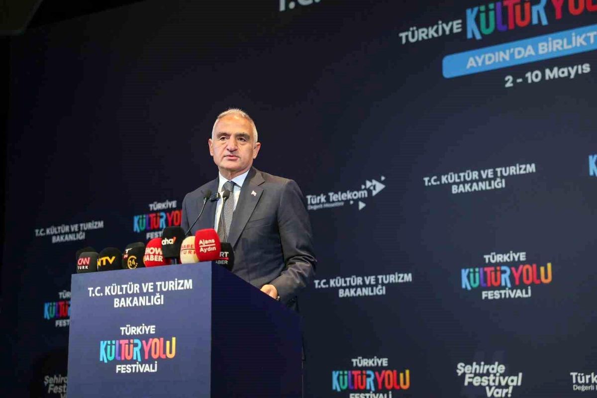 Kültür ve Turizm Bakanı Ersoy: 'Festivalimiz 26 şehri kapsayan büyüklüğe ulaşmıştır'