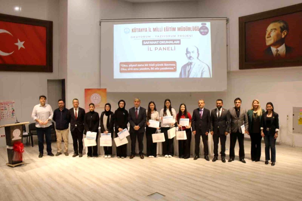 Kütahya'da "Okuyorum Yazıyorum: Safahat Okumaları" projesi il finali yapıldı
