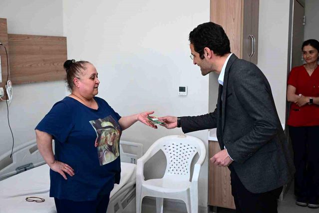 Manisa’daki hastalara mesir macunu dağıtıldı