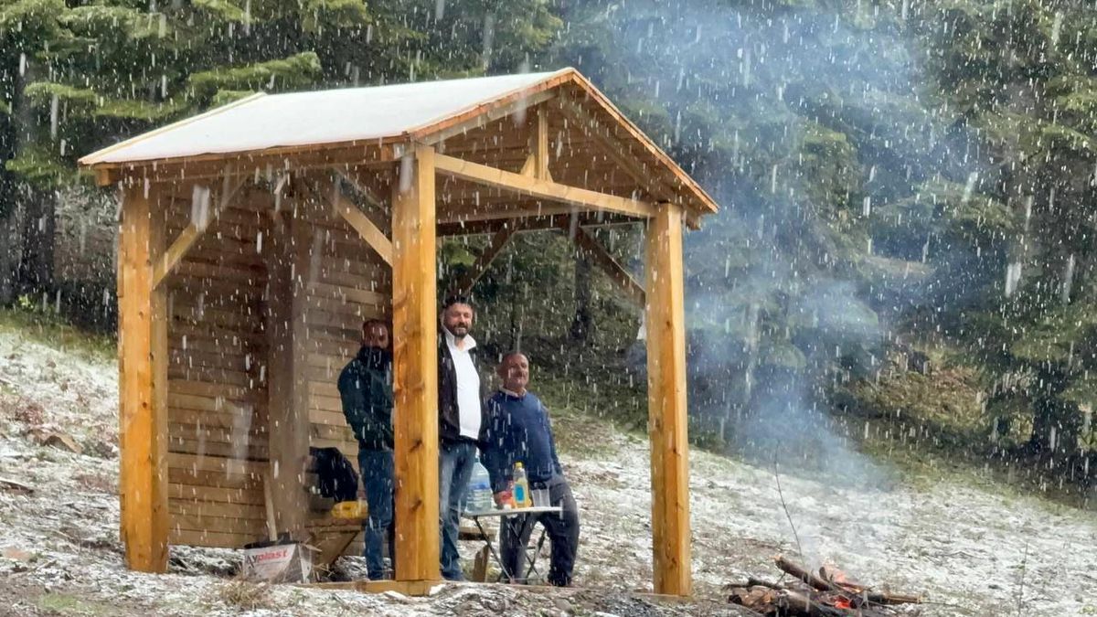 Mayıs'ta kar sürprizi: Doğa beyaza büründü