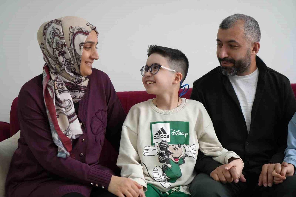 Ölümcül DMD hastalığıyla mücadele eden Ahmet Sami kendisine uzanacak yardım elini bekliyor