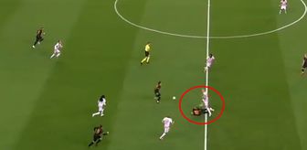 Osimhen yere düşerken bile tarihe geçti