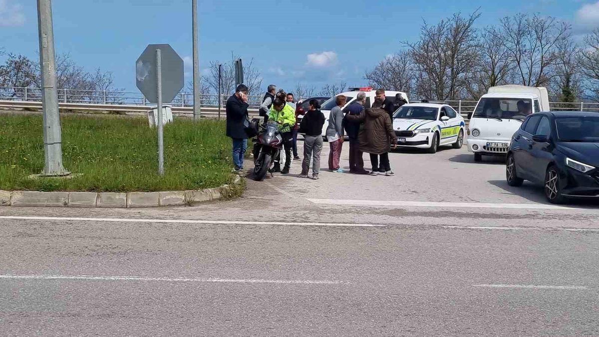 Sinop'ta motosiklet ile otomobil çarpıştı: 1 yaralı