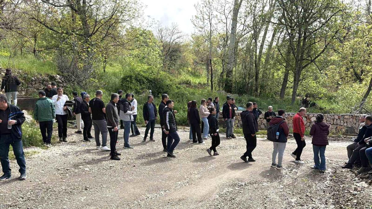 Yeşillikler beldesi Tut ilçesinde doğa yürüyüşü