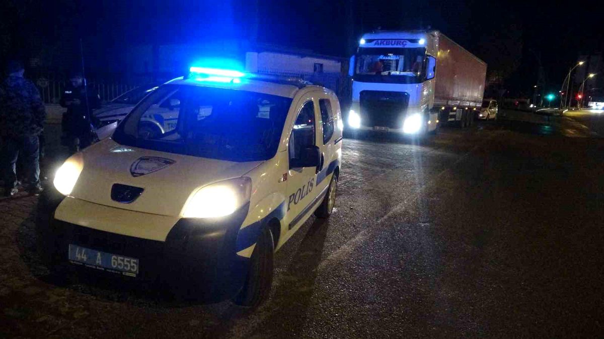 Malatya'da Yol Kenarında Kanlar İçinde Bulunan Şahıs Hayatını Kaybetti