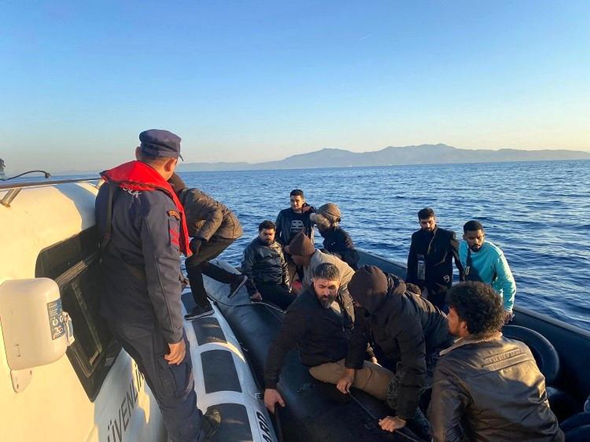 Aydın'da 18 düzensiz göçmen kurtarıldı
