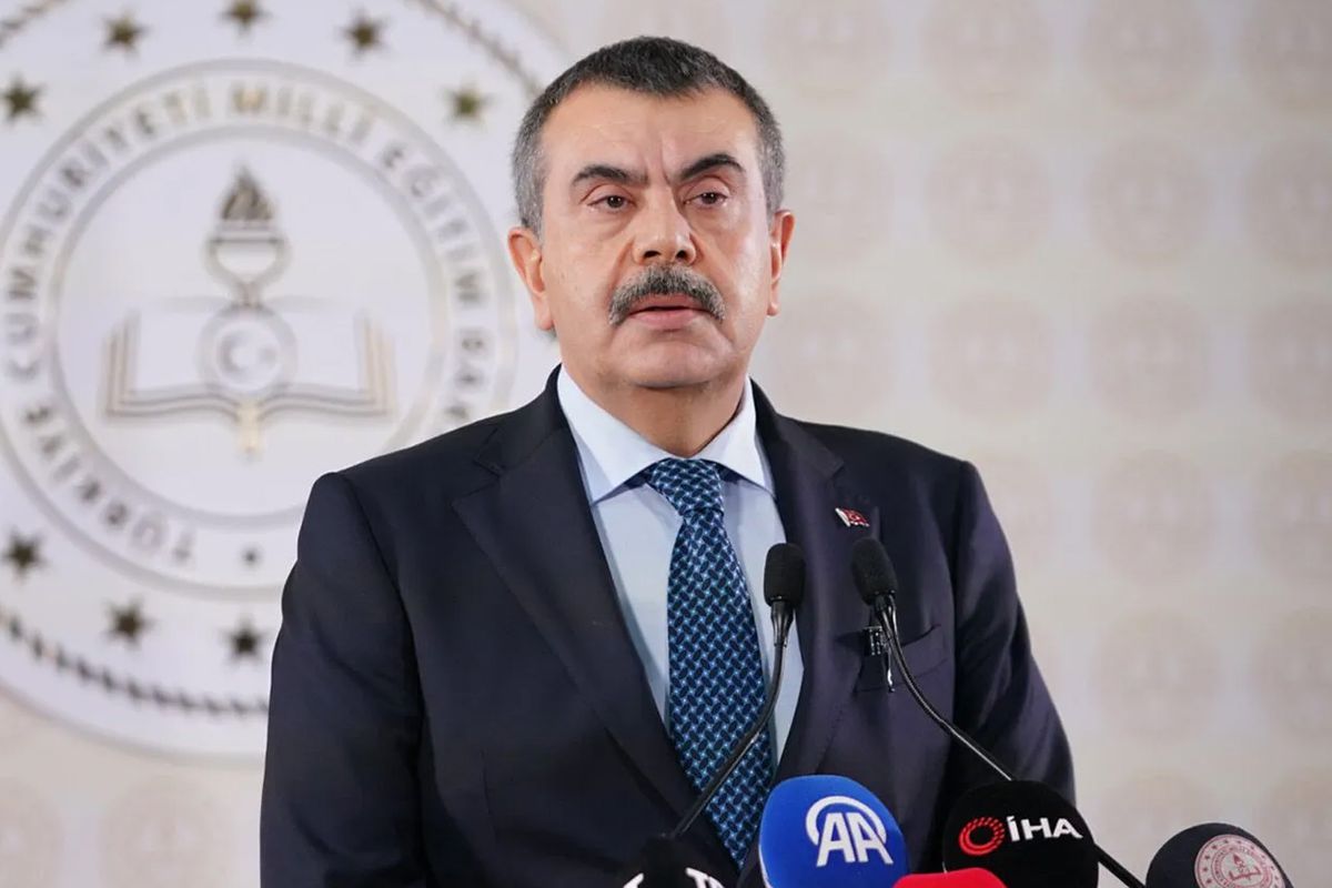 Bakan Tekin'den okul saldırısında hayatını kaybeden Almina için başsağlığı mesajı