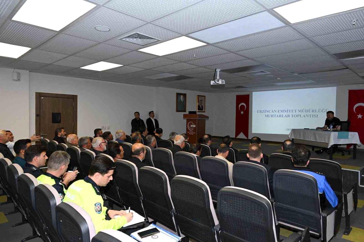 Erzincan'da muhtarlarla güvenlik toplantısı yapıldı