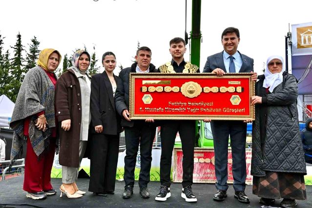 Fethiye’de yağlı güreş heyecanı