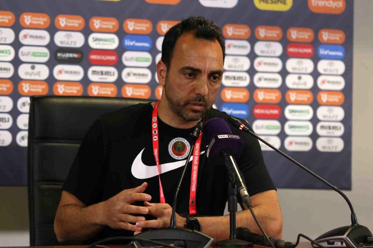 Gökhan Kağıtçıoğlu: 'Hakem, pozisyonun VAR'dan net bir görüntü olmadığı söylendiği için golü veremediğini söyledi'