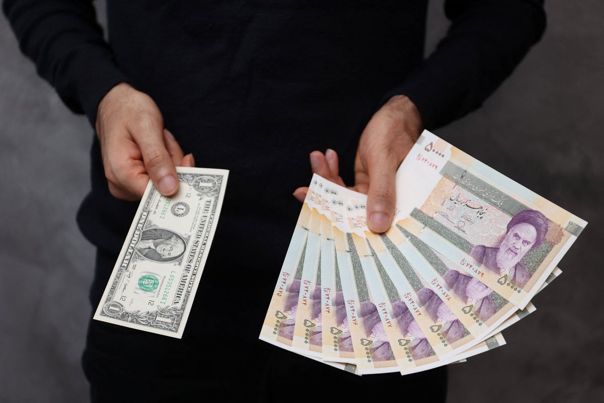 İran'ın para biriminde erime sürüyor! Dolar karşısında tarihi dipte
