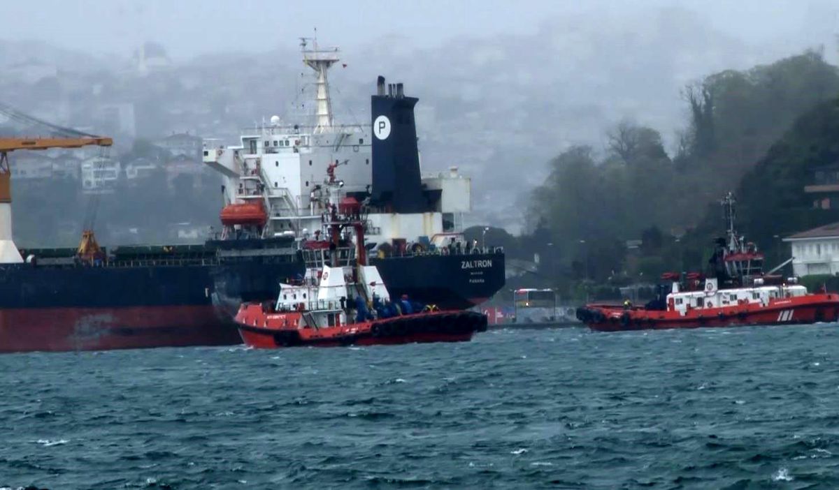 İstanbul Boğazı'nda arıza yapan gemi kurtarıldı