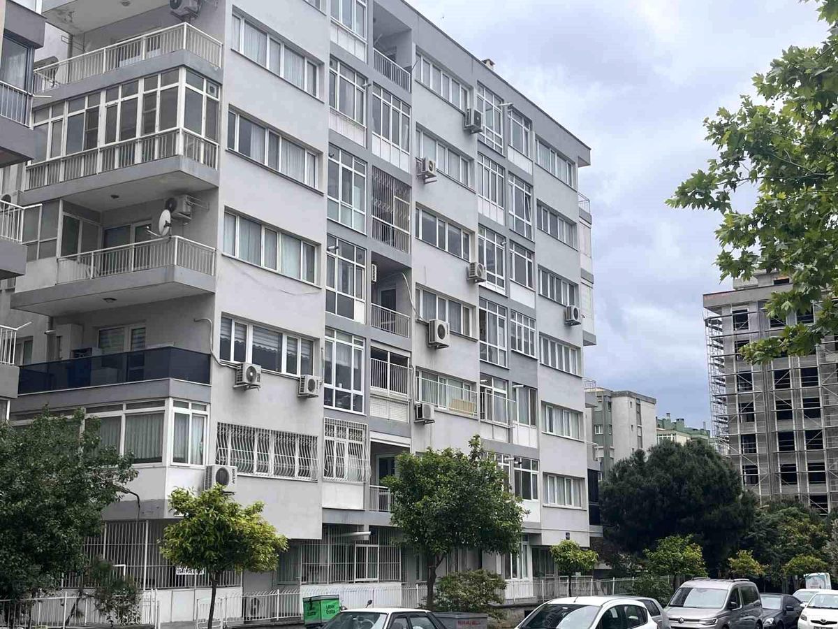 İzmir'de bir baba tartıştığı oğlunu bıçaklayarak öldürdü